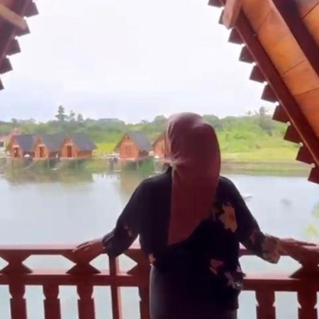 Resort & Resto Talaga Sundayana ซูบัง ภายนอก รูปภาพ
