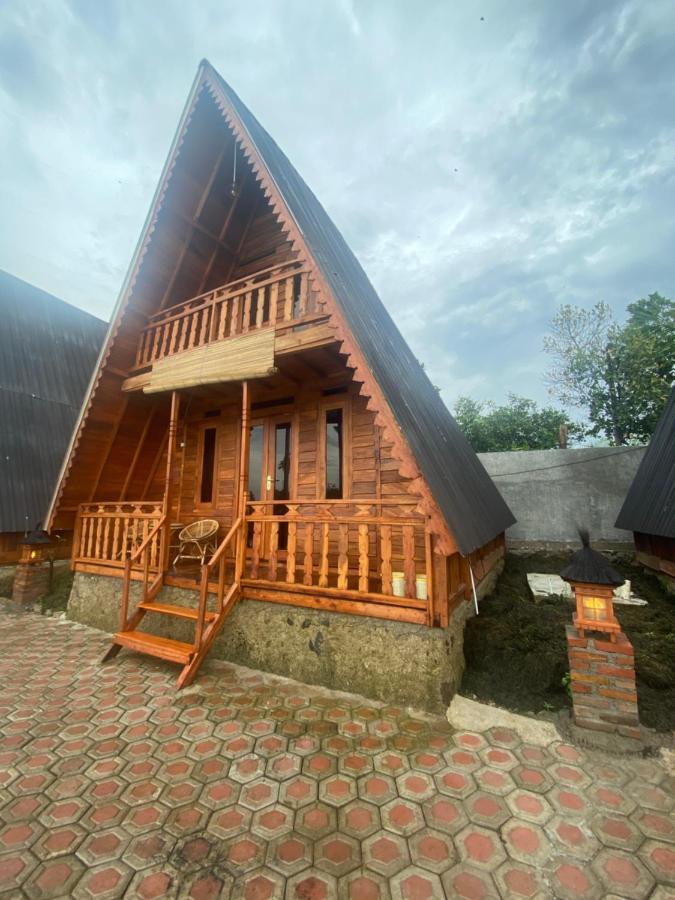 Resort & Resto Talaga Sundayana ซูบัง ภายนอก รูปภาพ