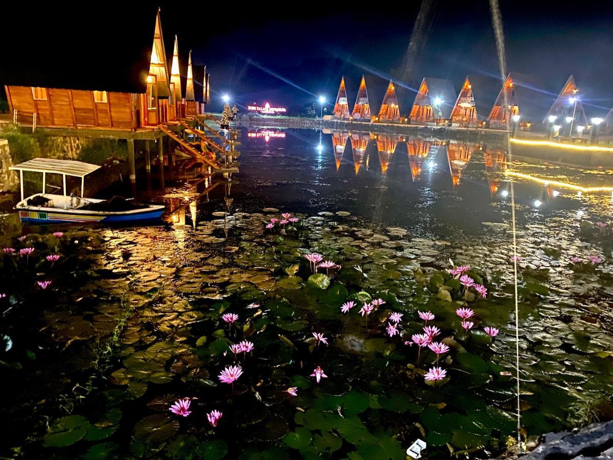 Resort & Resto Talaga Sundayana ซูบัง ภายนอก รูปภาพ