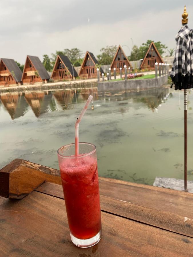 Resort & Resto Talaga Sundayana ซูบัง ภายนอก รูปภาพ